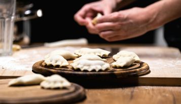PIEROGI COOKING